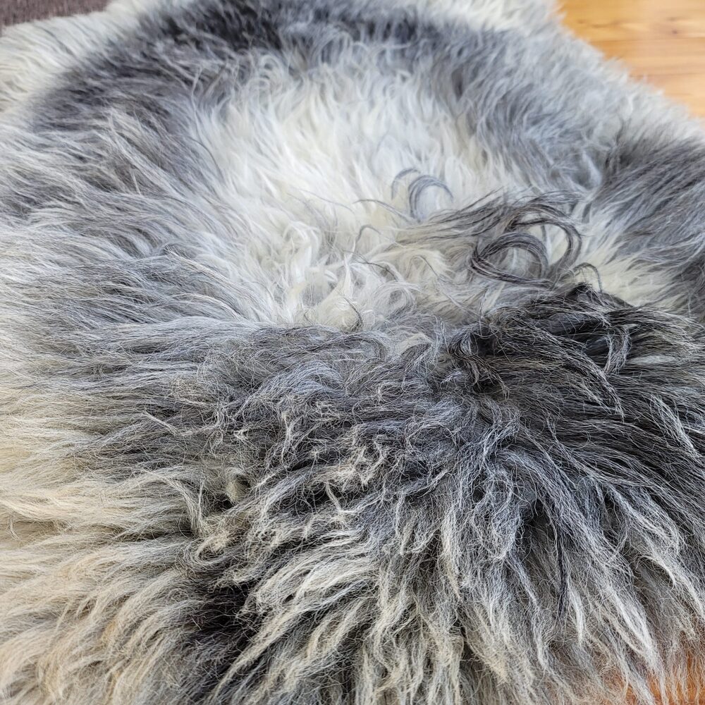 Genuine Gotland Cross Sheepskin Rug Natural Gray 50" x 30" - Picture 4 of 6